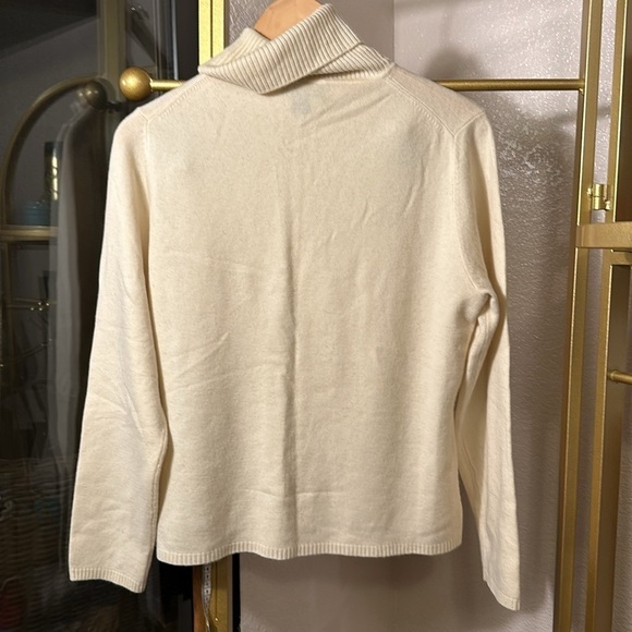 Ann Taylor Cream Cashmere Soft a turtle neck Vtg sweater Size L - Picture 5 of 11